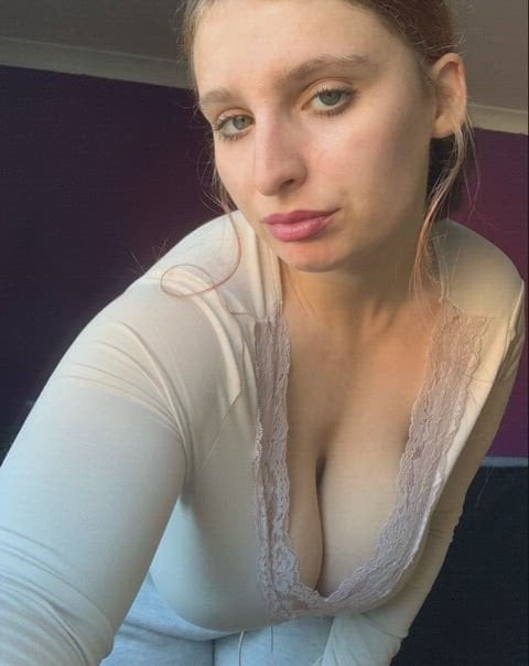 [F18]????Невинная девственница жаждет сильного папочки...????