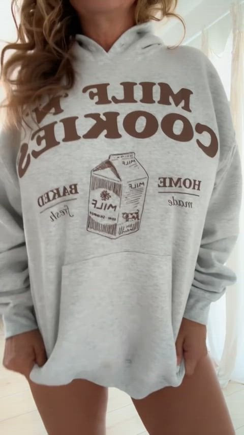 Ваша дружелюбная соседская мамочка .. но с большими сиськами.